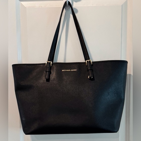 Michael Kors Black Jet Set Travel Large Saffiano Leather Tote Bag - Picture 1 of 15